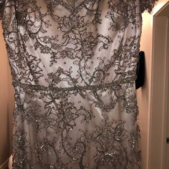 Victoria Royal Size 6 pink sequin gown - Picture 2 of 5